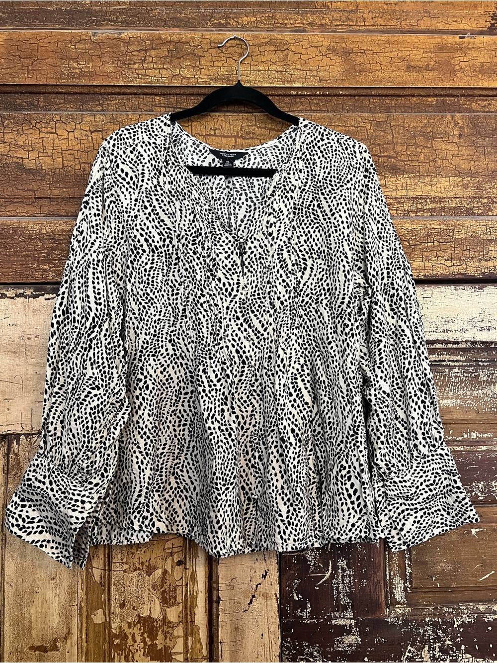 Simply Vera Vera Wang Black & White Printed V-Neck Long Sleeve Blouse